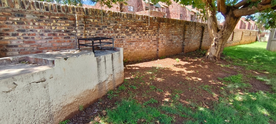 2 Bedroom Property for Sale in Langenhovenpark Free State